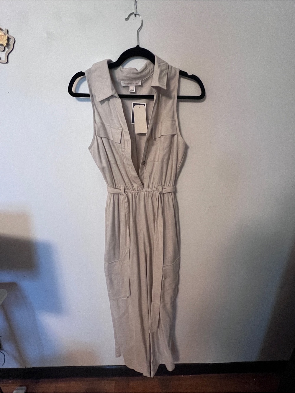 Monteau Sleeveless Pantsuit Jumpsuit with Collared V-Neck